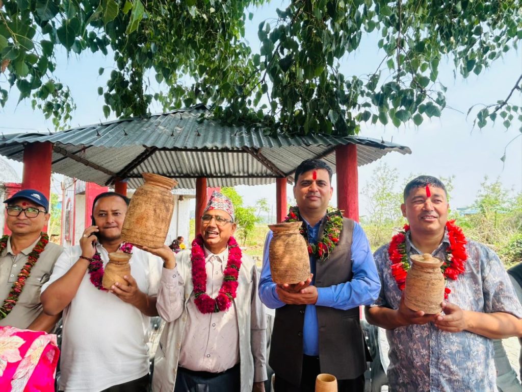 तुलसीपुरमा काठका हस्तकला सामग्री बनाउने तालिम सम्पन्न, ३२ महिला सहभागी